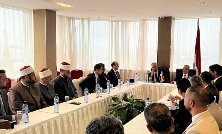 وزير الخارجية والهجرة يلتقي مع أعضاء الجالية المصرية في الكونجو الديمقراطية