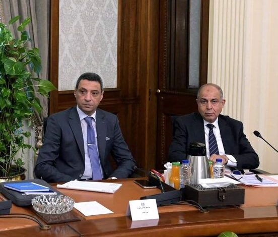 عقب مشاركته فى اجتماع مجلس المحافظين المنيا تتقدم بخطى سريعة فى ملفى التصالح و التقنين 1 عقب مشاركته فى اجتماع مجلس المحافظين المنيا تتقدم بخطى سريعة فى ملفى التصالح و التقنين