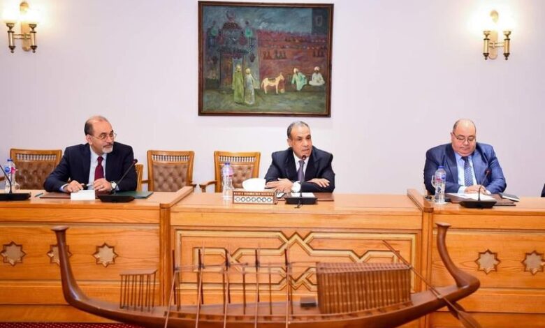 وزير الخارجية والهجرة يجتمع بقيادات وأعضاء القطاع الأوروبي 1 وزير الخارجية والهجرة يجتمع بقيادات وأعضاء القطاع الأوروبي