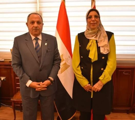 محافظ بورسعيد يستقبل مدير المجلس الإقليمي للسكان