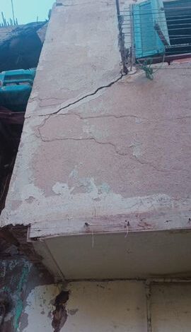 انهيار سقف منزل في السويس دون إصابات.. وقرار عاجل بهدم العقار 1 انهيار سقف منزل في السويس دون إصابات.. وقرار عاجل بهدم العقار