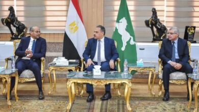 محافظ الشرقية يستقبل رئيس مجلس إدارة البورصة المصرية ورئيس جامعة الزقازيق
