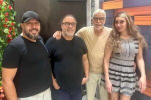 طارق النهري يودع فيلم «المدرسة» ل حورية فرغلي بعد يوم تصوير.. (صور) 3 طارق النهري يودع فيلم «المدرسة» ل حورية فرغلي بعد يوم تصوير.. (صور)