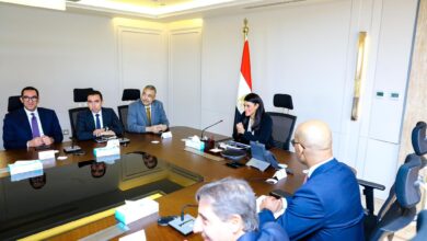 نائب وزير الإسكان يعقد اجتماعاً لمناقشة الاحتياجات المائية بمحافظة البحر الأحمر