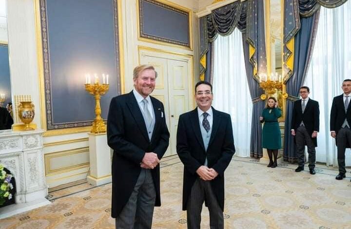 السفير المصرى في لاهاي يقدم اوراق اعتماده لملك هولندا