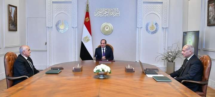 السيسي يجتمع مع السيد الغالي رئيس إدارة صندوق تكريم الشهداء وضحايا ومفقودي العمليات الحربية