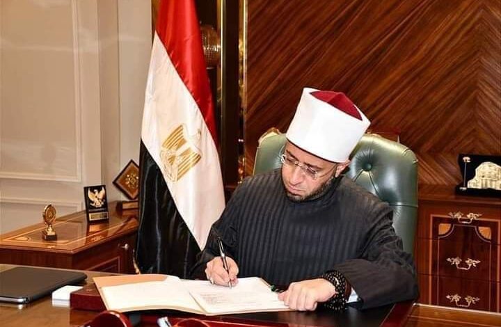 وزير الأوقاف يعتمد زيادة عقود خطباء غير المتعاقدين مع الوزارة 1 وزير الأوقاف يعتمد زيادة عقود خطباء غير المتعاقدين مع الوزارة