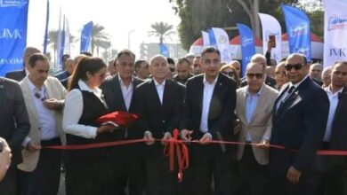 محافظ القاهرة ووزير التموين يفتتحان ثاني أسواق اليوم الواحد بحلوان
