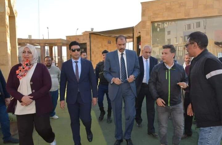 محافظ سوهاج يتفقد البازارات المخصصة لعرض منتجات التلي والنسيج بمرسى ناصر السياحي 1 محافظ سوهاج يتفقد البازارات المخصصة لعرض منتجات التلي والنسيج بمرسى ناصر السياحي