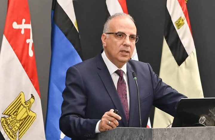 سويلم يلتقى عدداً من أعضاء دورة التمثيل الدبلوماسي العسكرى المصرى بالخارج 1 سويلم يلتقى عدداً من أعضاء دورة التمثيل الدبلوماسي العسكرى المصرى بالخارج