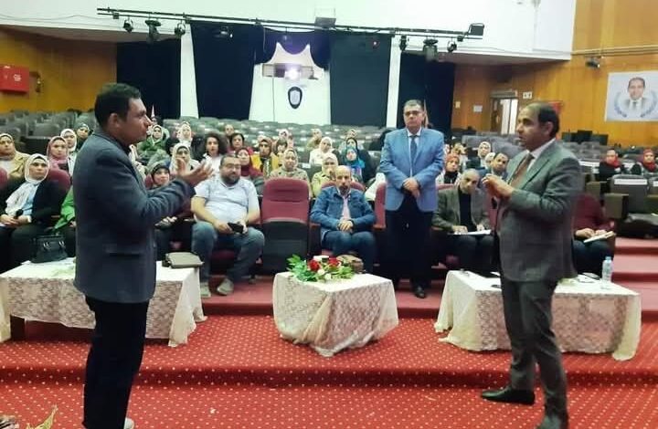 رئيس جامعة بورسعيد نسلك خطوات جادة نحو التحول الرقمى بالجامعة 
