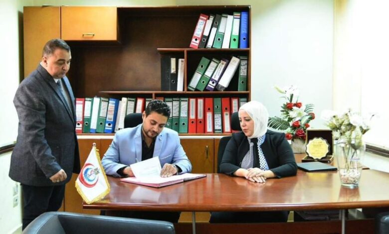 وزارة الصحة توقع بروتوكولات تعاون مع 14 جامعة مصرية بنظام الـ«Pharm D» 1 وزارة الصحة توقع بروتوكولات تعاون مع 14 جامعة مصرية بنظام الـ«Pharm D»