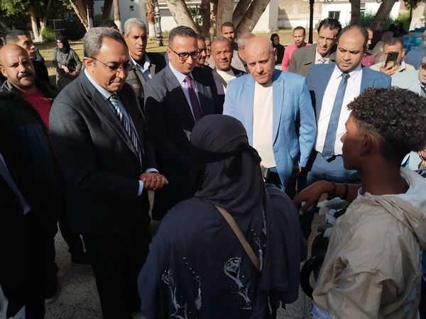   محافظ قنا يشهد تسليم 54 مشروعًا بالتعاون مع مؤسسة مصطفى وعلي أمين الخيرية
