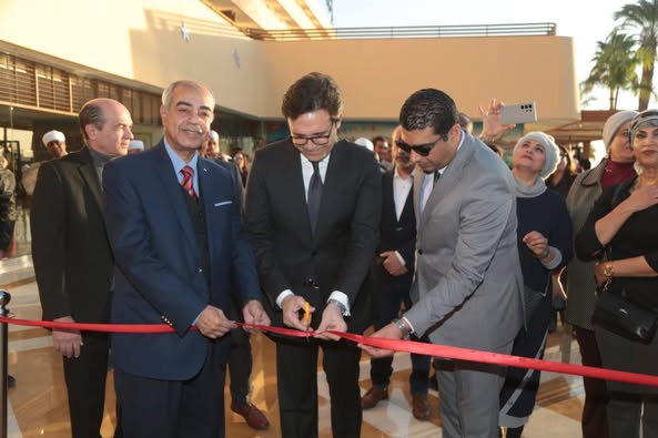 وزير الثقافة يشهد ختام فعاليات الدورة السابعة عشرة لملتقى الأقصر الدولي للتصوير 1 وزير الثقافة يشهد ختام فعاليات الدورة السابعة عشرة لملتقى الأقصر الدولي للتصوير