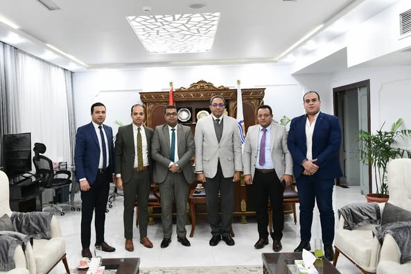 محافظ قنا يناقش تعزيز التعاون مع جهاز حماية المستهلك لضبط الأسواق وحماية حقوق المواطنين 1 محافظ قنا يناقش تعزيز التعاون مع جهاز حماية المستهلك لضبط الأسواق وحماية حقوق المواطنين