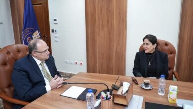 رئيس هيئة الدواء يجري مقابلات مع ممثليي شركتي نوفارتس وأبوت العالميتين