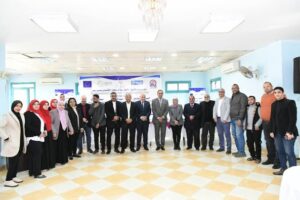  محافظ قنا يشهد تسليم اتفاقيات مشروع ريادة الأعمال الاجتماعية للتمكين الاقتصادي بصعيد مصر