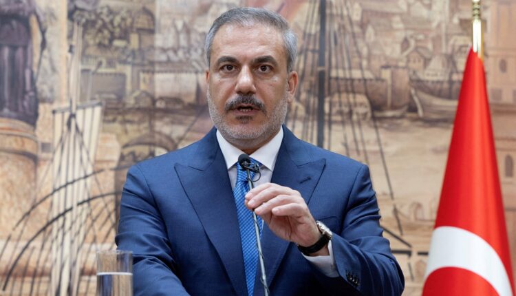تركيا: أقنعنا روسيا وإيران بعدم التدخل في سوريا أثناء هجوم المعارضة 1 تركيا: أقنعنا روسيا وإيران بعدم التدخل في سوريا أثناء هجوم المعارضة