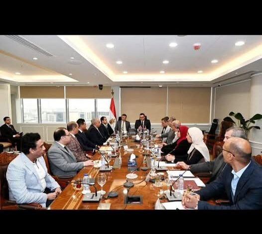 وزيرا الإسكان والزراعة يبحثان عدداً من الموضوعات المشتركة.. وسبل تعزيز التعاون 1 وزيرا الإسكان والزراعة يبحثان عدداً من الموضوعات المشتركة.. وسبل تعزيز التعاون