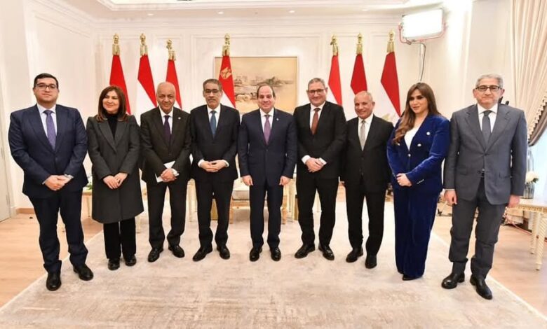 السيد الرئيس يلتقى برئيس الهيئة العامة للأستعلامات وعدد من رجال وسيدات الصحافة والإعلام