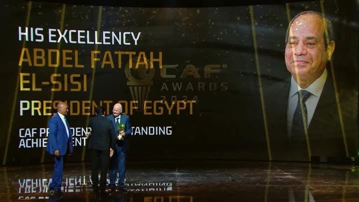 الكاف يمنح الرئيس السيسي جائزته المرموقة للإنجاز الرياضى لعام 2024