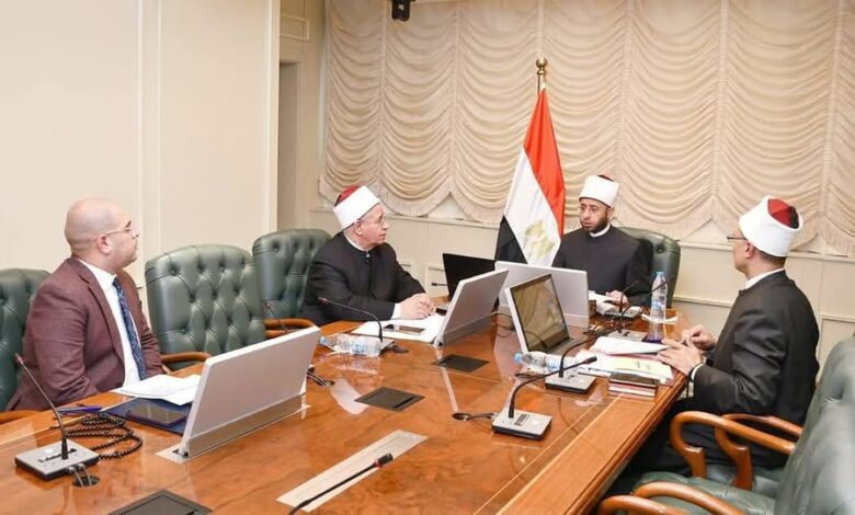 وزير الأوقاف يلتقي مدير مديرية أوقاف القليوبية لمتابعة الانضباط الإداري والدعوي