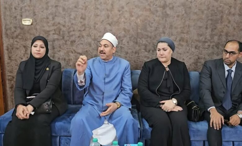 رئيسة المجلس القومي للطفولة" تقدم واجب العزاء في ضحية حادث ديروط وتطمئن على طفلتيها 1 رئيسة المجلس القومي للطفولة" تقدم واجب العزاء في ضحية حادث ديروط وتطمئن على طفلتيها