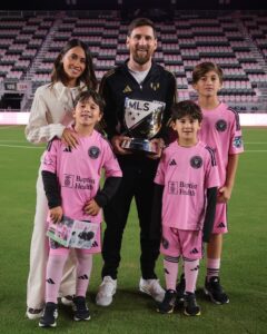 ميسي يحصد جائزة أفضل لاعب في الدوري الأمريكي 2 ميسي يحصد جائزة أفضل لاعب في الدوري الأمريكي