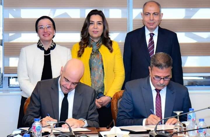 وزيرتا التنمية المحلية والبيئة ومحافظ المنيا يشهدون توقيع عقد تشغيل مصنع تدوير المختلفة 1 وزيرتا التنمية المحلية والبيئة ومحافظ المنيا يشهدون توقيع عقد تشغيل مصنع تدوير المختلفة