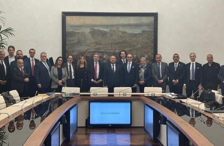 وزير الصناعة والنقل يتفقد عدد من محطات شبكة القطارات السريعة في ايطاليا 