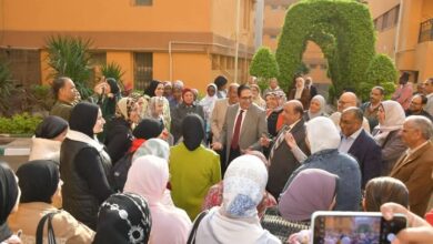 رئيس جامعة القاهرة يطمئن على أحوال الطالبات بالمدينة الجامعية