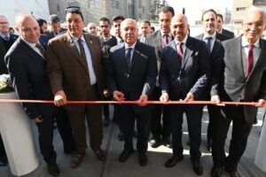 وزير الصناعة يفتتح خط إنتاج اكشاك الكهرباء االمخصصة للتصدير بمصنع شركة ABB 