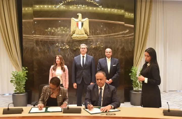توقيع اتفاقية منحة مقدمة من الوكالة الأمريكية للتجارة والتنمية لإعداد خارطة الطريق 1 توقيع اتفاقية منحة مقدمة من الوكالة الأمريكية للتجارة والتنمية لإعداد خارطة الطريق