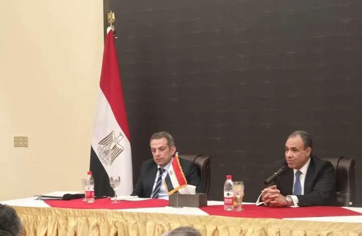 وزير الخارجية والهجرة يلتقي برموز الجالية المصرية في الصين