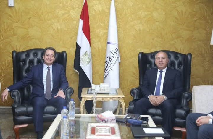 بحث التعاون مع الجانب الفرنسى فى انشاء جامعة النقل الأهلية لمصر   1 بحث التعاون مع الجانب الفرنسى فى انشاء جامعة النقل الأهلية لمصر