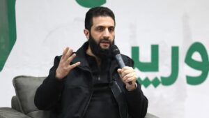 الجولاني : يدعو السوريين إلى النزول للميادين للاحتفال ب"انتصار الثورة"