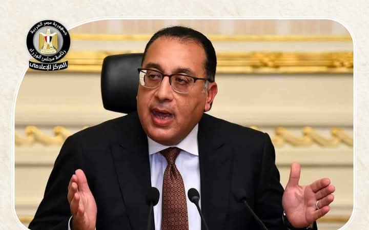 رئيس الوزراء ووزير الكهرباء يصلان إلى أسوان لافتتاح محطة أبيدوس 