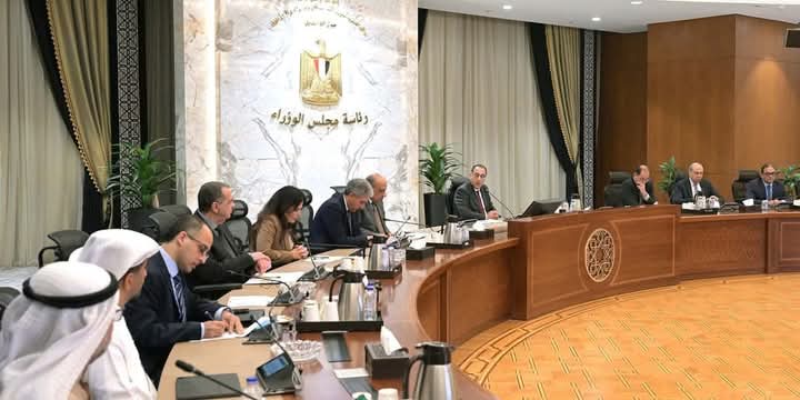 رئيس الوزراء يلتقي عدداً من مسئولي الشركات الإماراتية لمناقشة مشروعات استثمارية 1 رئيس الوزراء يلتقي عدداً من مسئولي الشركات الإماراتية لمناقشة مشروعات استثمارية