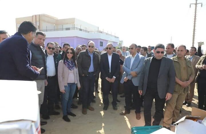 محافظ المنيا يستقبل وزراء التخطيط والزراعة والرى فى زيارة ميدانية لعدد 1 محافظ المنيا يستقبل وزراء التخطيط والزراعة والرى فى زيارة ميدانية لعدد