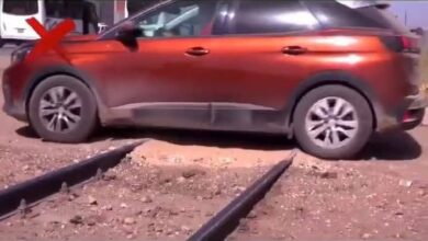 وزارة النقل تناشد المواطنين بعدم إقامة معابر غير شرعية على قضبان السكك الحديدية 