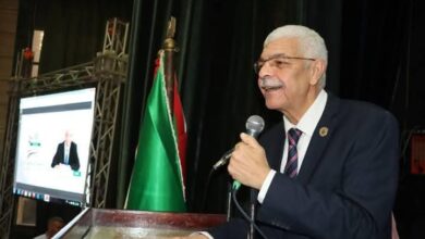 رئيس جامعة المنوفية يكرم 330 من أعضاء الجهاز الإدارى و10 من حملة الدكتوراة