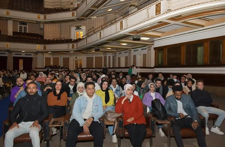 حفل ختامي بقاعة الاحتفالات الكبرى لمهرجان المسرح الجامعي للعروض القصيرة 1 حفل ختامي بقاعة الاحتفالات الكبرى لمهرجان المسرح الجامعي للعروض القصيرة