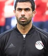 اللاعب احمد فتحي يتعدي علي سايس بمنطقة التجمع 