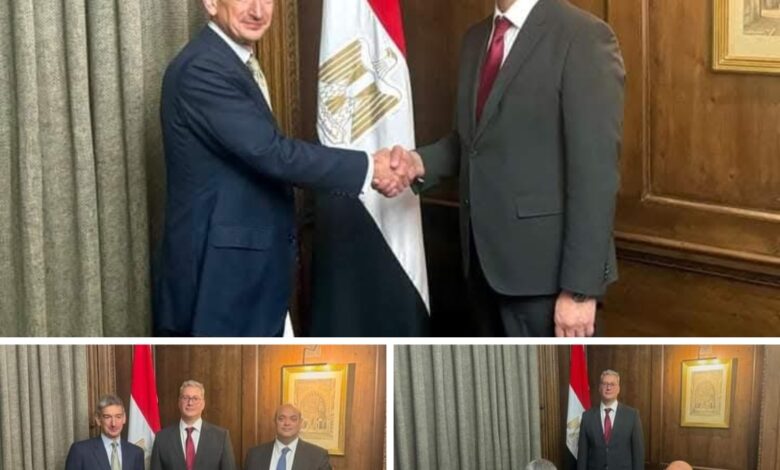 وزير البترول يوقع أتفاق إطاري مع باريك جولد للاستثمار في خام الذهب 1 وزير البترول يوقع أتفاق إطاري مع باريك جولد للاستثمار في خام الذهب