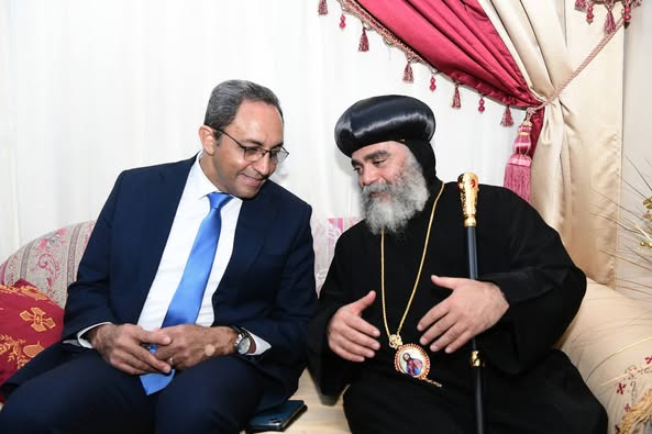 محافظ قنا يهنئ الأقباط بعيد الميلاد المجيد خلال زيارات لدير الأنبا بضابا والكنيسة الإنجيلية بنجع حمادي 1 محافظ قنا يهنئ الأقباط بعيد الميلاد المجيد خلال زيارات لدير الأنبا بضابا والكنيسة الإنجيلية بنجع حمادي