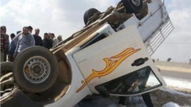 إصابة شخصين في انقلاب سيارة ربع نقل بطريق الخارجة- أسيوط