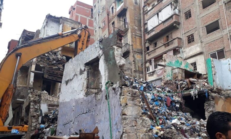 إزالة الخطورة الداهمة من 3 عقارات تهدد حياة المواطنين بالإسكندرية 1 إزالة الخطورة الداهمة من 3 عقارات تهدد حياة المواطنين بالإسكندرية