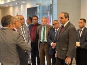 محافظ قنا يؤكد تطوير مركز خدمات المستثمرين لتحويله إلى منصة لجذب الاستثمارات 2 محافظ قنا يؤكد تطوير مركز خدمات المستثمرين لتحويله إلى منصة لجذب الاستثمارات