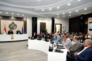وزير الإسكان يعلن عن خطة عاجلة لمجموعة من الحلول المقترحة لعدد من المناطق بمدينة أسوان  