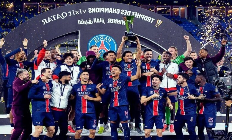 باريس سان جيرمان يرفع كأس السوبر الفرنسي بالدوحة 1 باريس سان جيرمان يرفع كأس السوبر الفرنسي بالدوحة